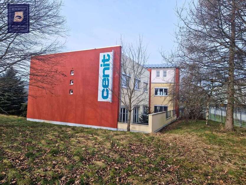 444 qm helle und geräumige Gewerbefläche im 1. OG 10 zimmer