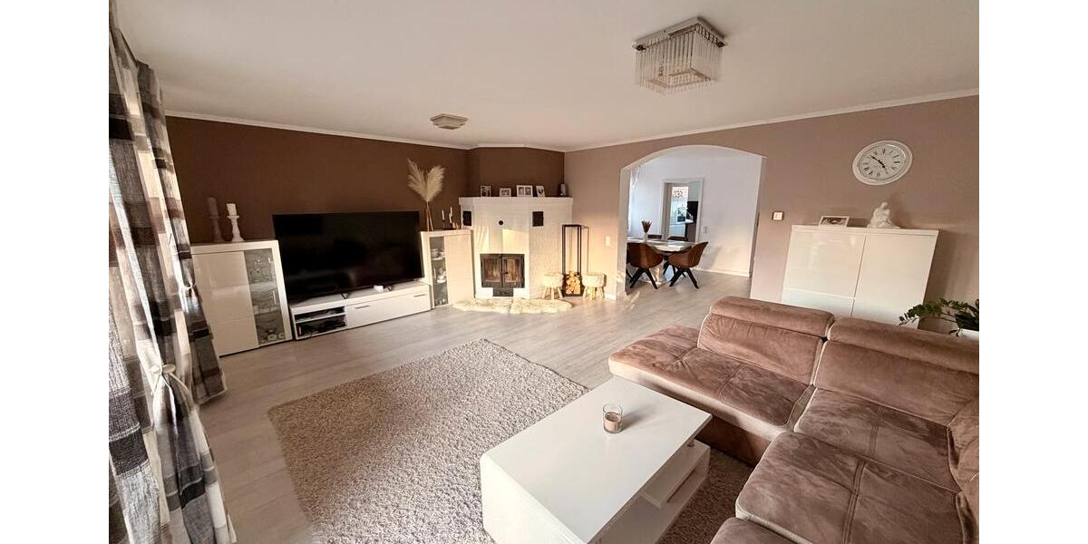 Doppelhaushälfte Köln Mülheim - 5.5 Zimmer, 160 m&sup2;, 2.600&euro; | Angebot:25057866