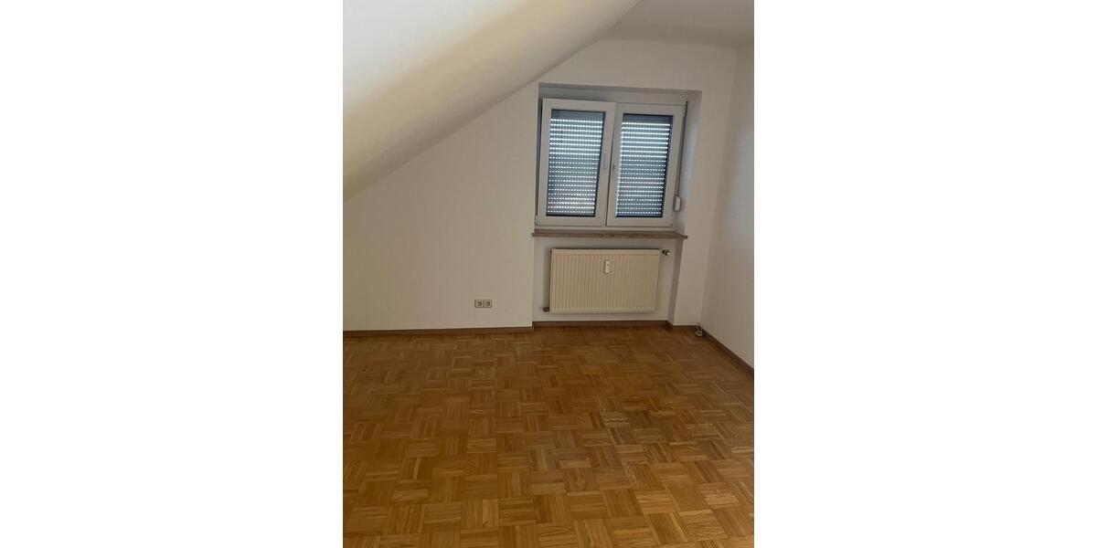 Dachgeschoßwohnung Buxheim - 3 Zimmer, 52 m&sup2;, 800&euro; | Angebot:26633305