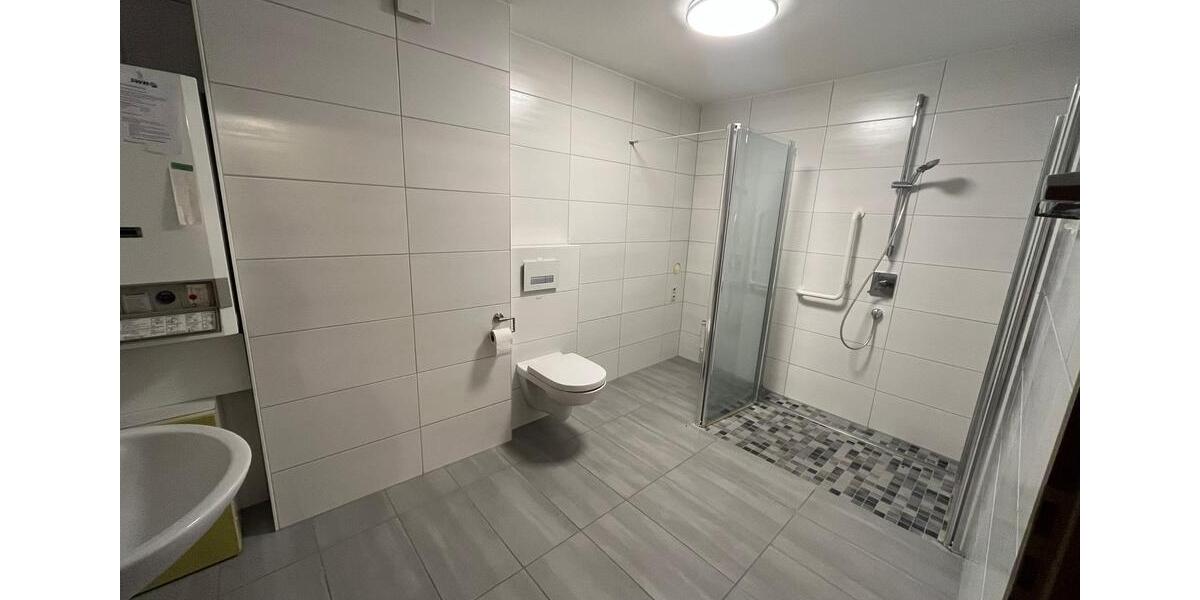 Großzügige 3 Zimmer Wohnung mit großer Dachterrasse 3 zimmer