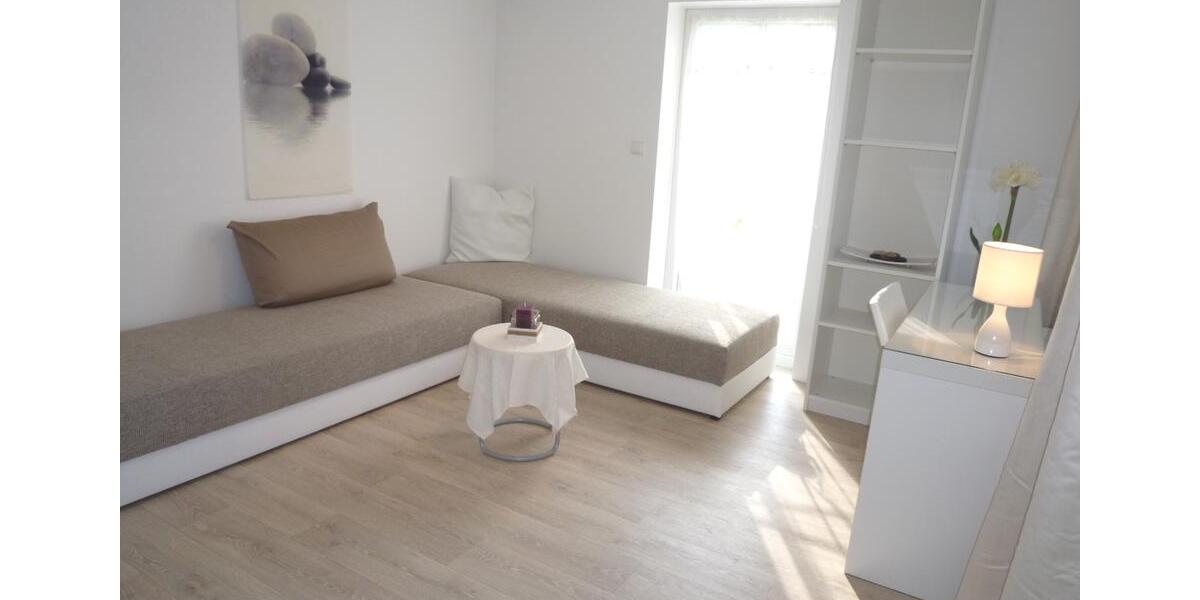 BESI Mi 14.1. Haus am Waldrand Berlins, gr. Garten, 2.Wohngebäude 4 zimmer