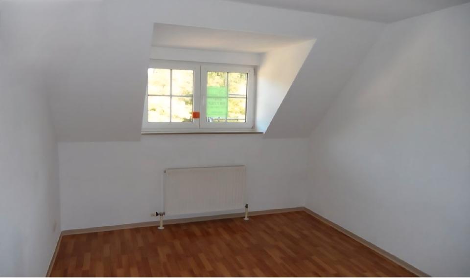 Dachgeschoßwohnung Werdau - 3 Zimmer, 66 m&sup2;, 465&euro; | Angebot:26309857