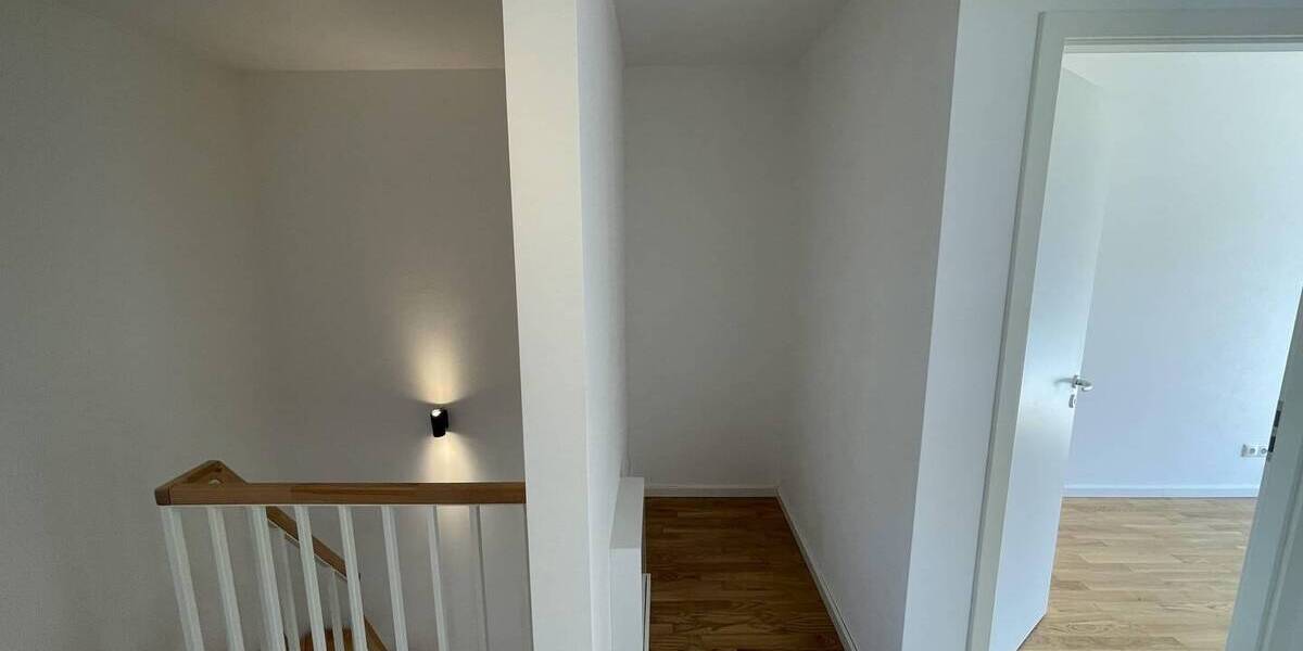 Doppelhaushälfte Schöneiche bei Berlin - 6 Zimmer, 140 m&sup2;, 1.950&euro; | Angebot:25910518