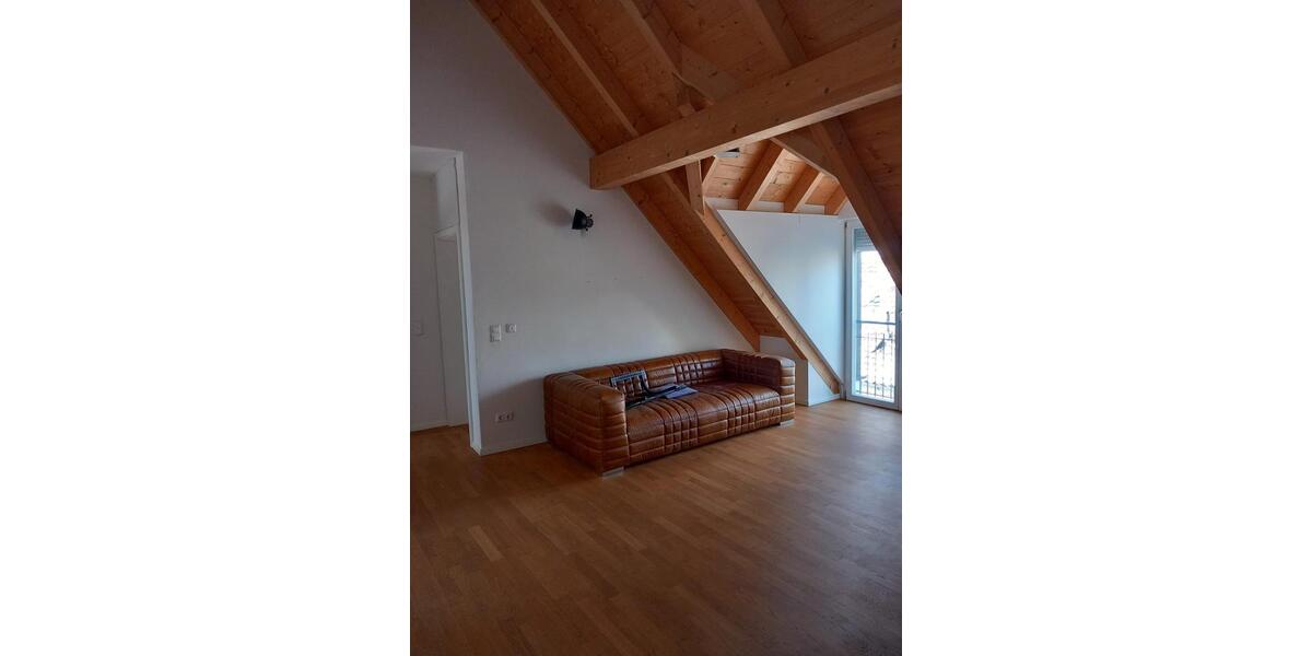 Dachgeschoßwohnung Burgheim - 2 Zimmer, 70 m&sup2;, 1.150&euro; | Angebot:24561656