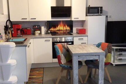 Helle 40 qm Souterrain- Wohnung, gerne auf Zeit oder Mithilfe 2 zimmer