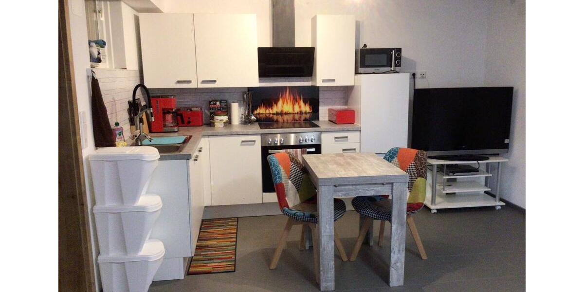 Helle 40 qm Souterrain- Wohnung, gerne auf Zeit oder Mithilfe 2 zimmer