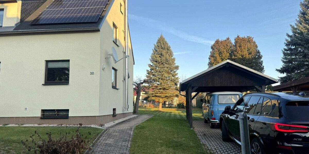 Erstbezug nach Ausbau: Stilvolle, möblierte Doppelhaushälfte mit Kamin, Garten & Carport in Chemnitz 4 zimmer