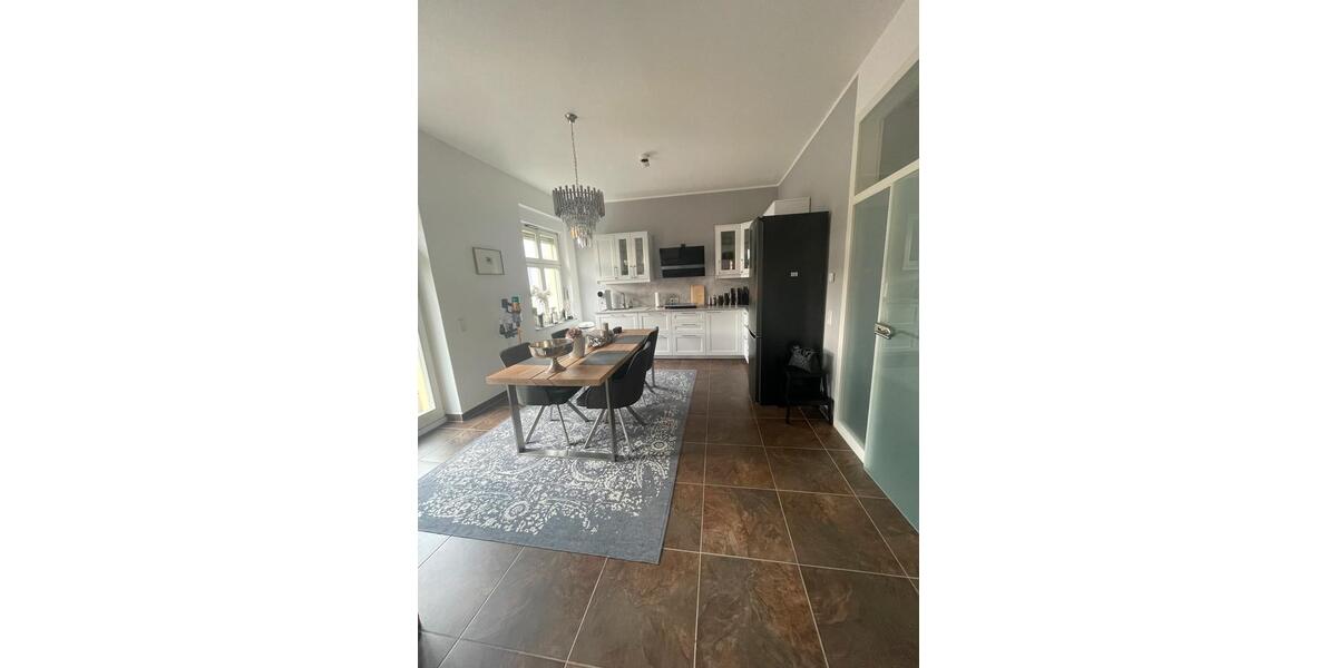 Etagenwohnung Barleben - 4 Zimmer, 121 m&sup2;, 1.300&euro; | Angebot:25832964