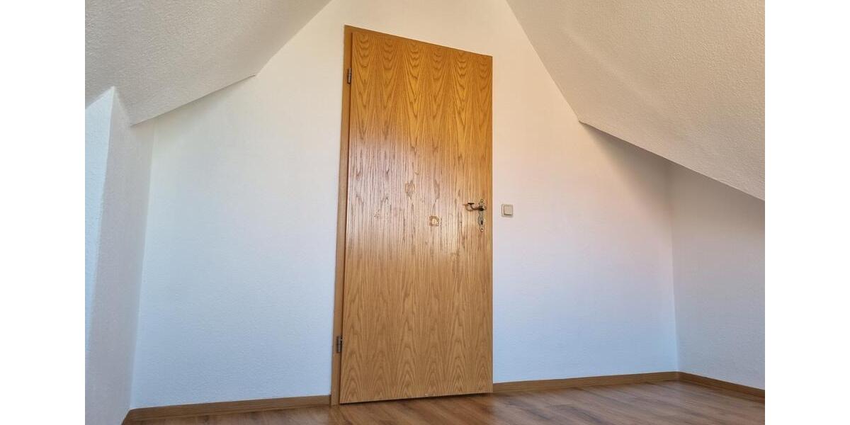 Dachgeschoßwohnung Halberstadt - 3 Zimmer, 60 m&sup2;, 320&euro; | Angebot:25919975