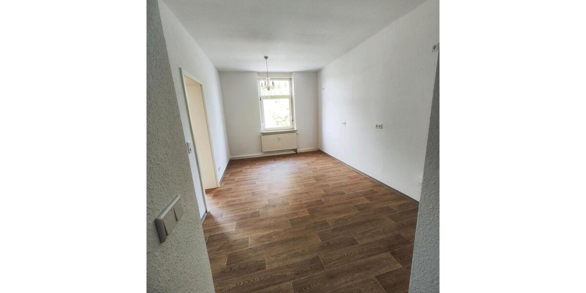 Etagenwohnung Werdau - 3 Zimmer, 81 m&sup2;, 675&euro; | Angebot:26413671