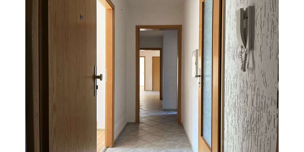Etagenwohnung Weißenfels - 5 Zimmer, 107 m&sup2;, 696&euro; | Angebot:25635432