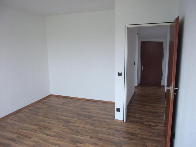 Exklusive 2-Zimmer-Wohnung m. Balkon u. EBK in Zirndorf-Leichend. zimmer