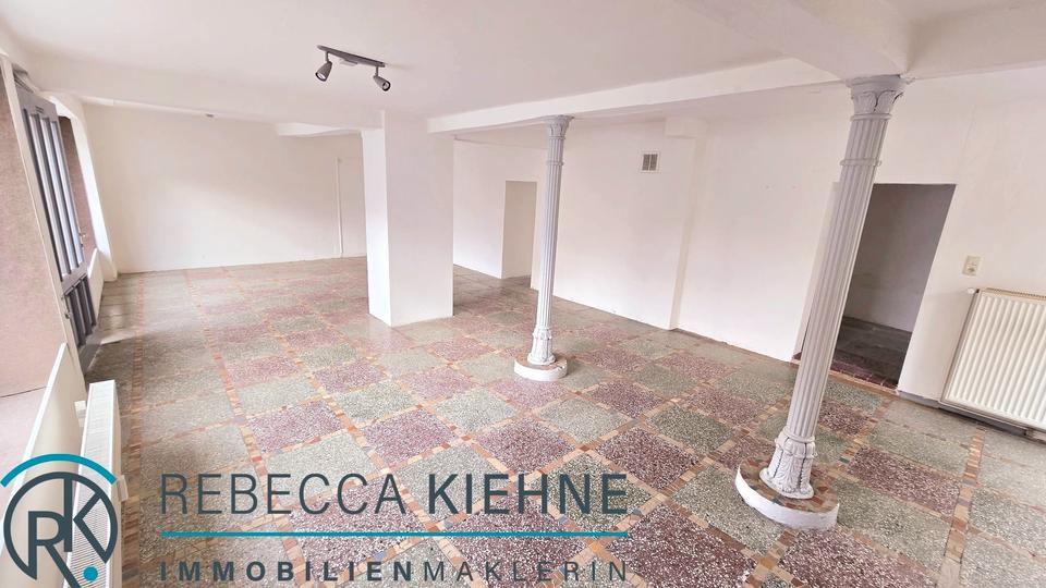 Attraktives Ladenlokal am Marktplatz im Herzen Buttstädts zimmer