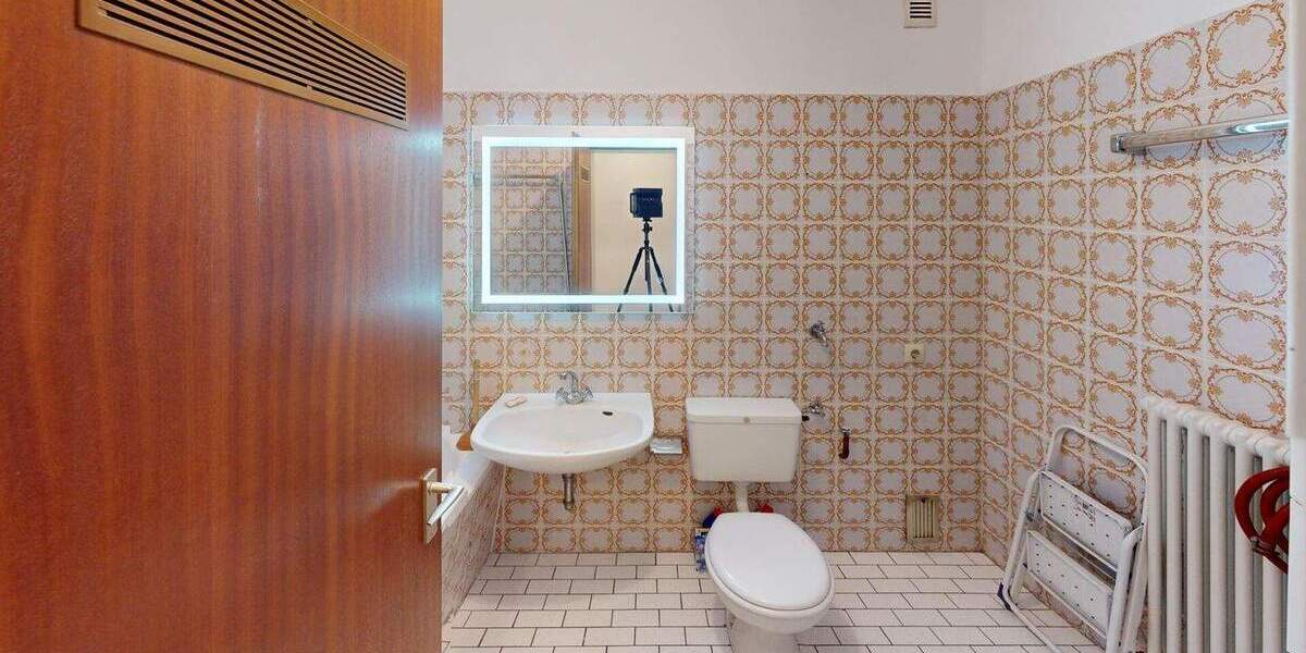 Gepflegte 3-Zimmer-Wohnung mit Parkett + zwei Balkonen in ruhigem 6-Parteien-Haus in Aachen-Zentrum 3 zimmer