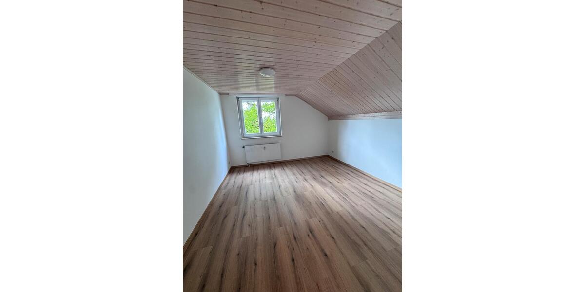 Dachgeschoßwohnung Sauerlach - 3 Zimmer, 80 m&sup2;, 1.550&euro; | Angebot:26494711