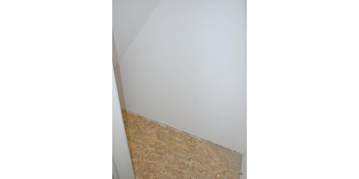 Dachgeschoßwohnung Löbau - 3 Zimmer, 77 m&sup2;, 425&euro; | Angebot:25869642