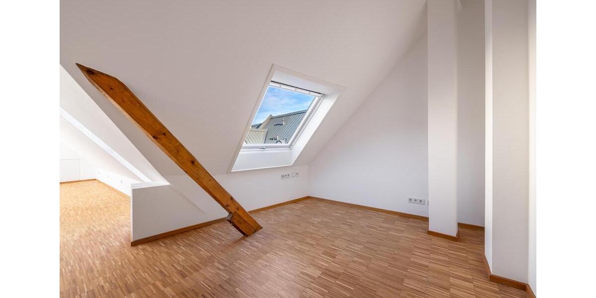 Dachgeschoßwohnung München Schwabing-Freimann - 3 Zimmer, 144 m&sup2;, 2.980&euro; | Angebot:25082631