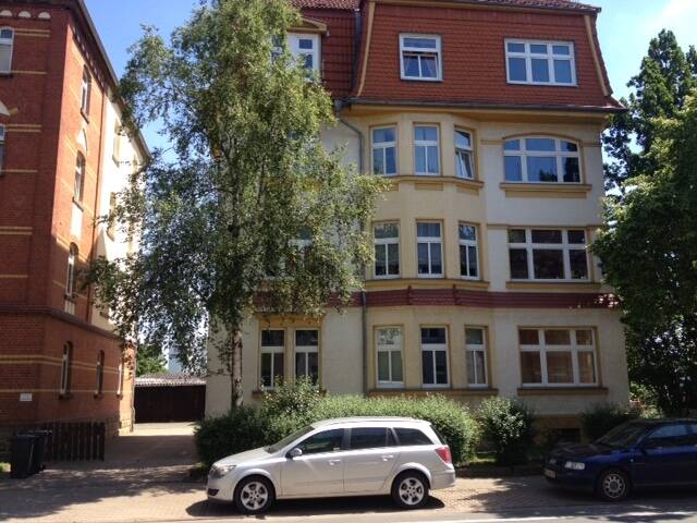 renovierte 4-Raum-Wohnung mit Loggia und Garten 4 zimmer