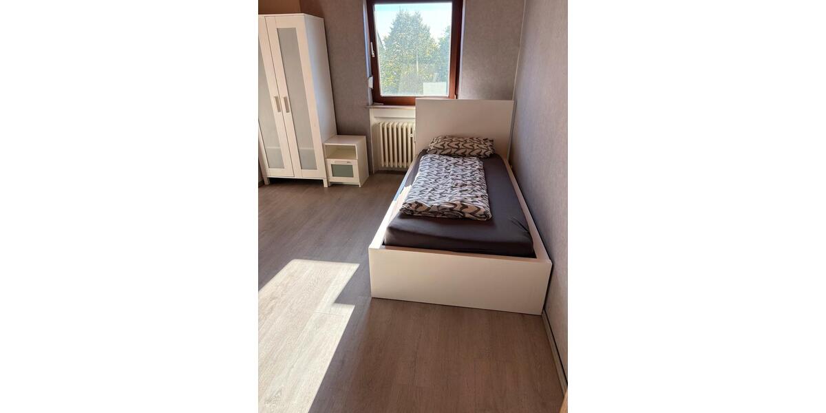 Wohnen auf Zeit Kitzingen - 4 Zimmer, 120 m&sup2;, 15&euro; | Angebot:24818538