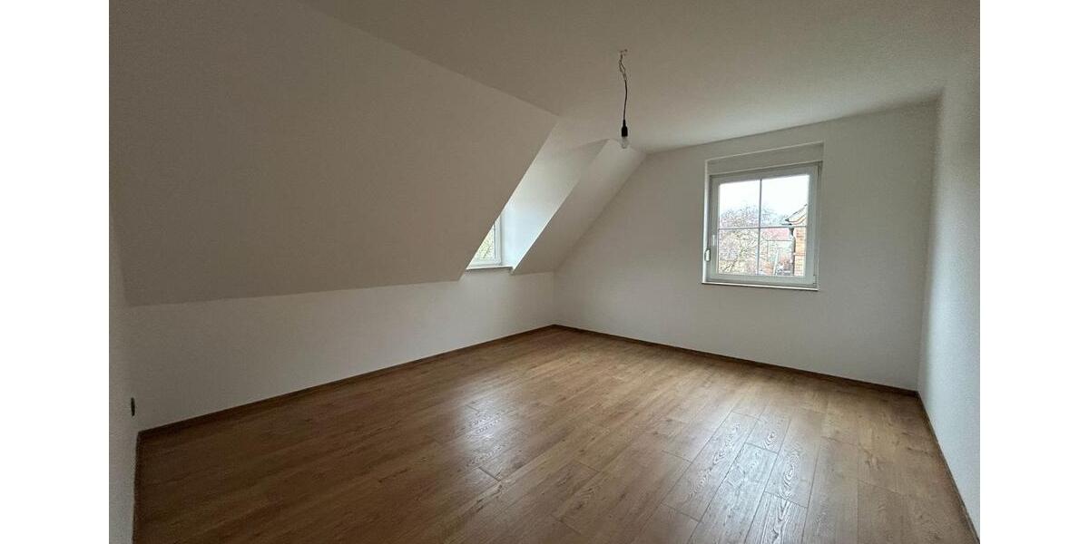 Etagenwohnung Querfurt - 3 Zimmer, 123 m&sup2;, 890&euro; | Angebot:25589515