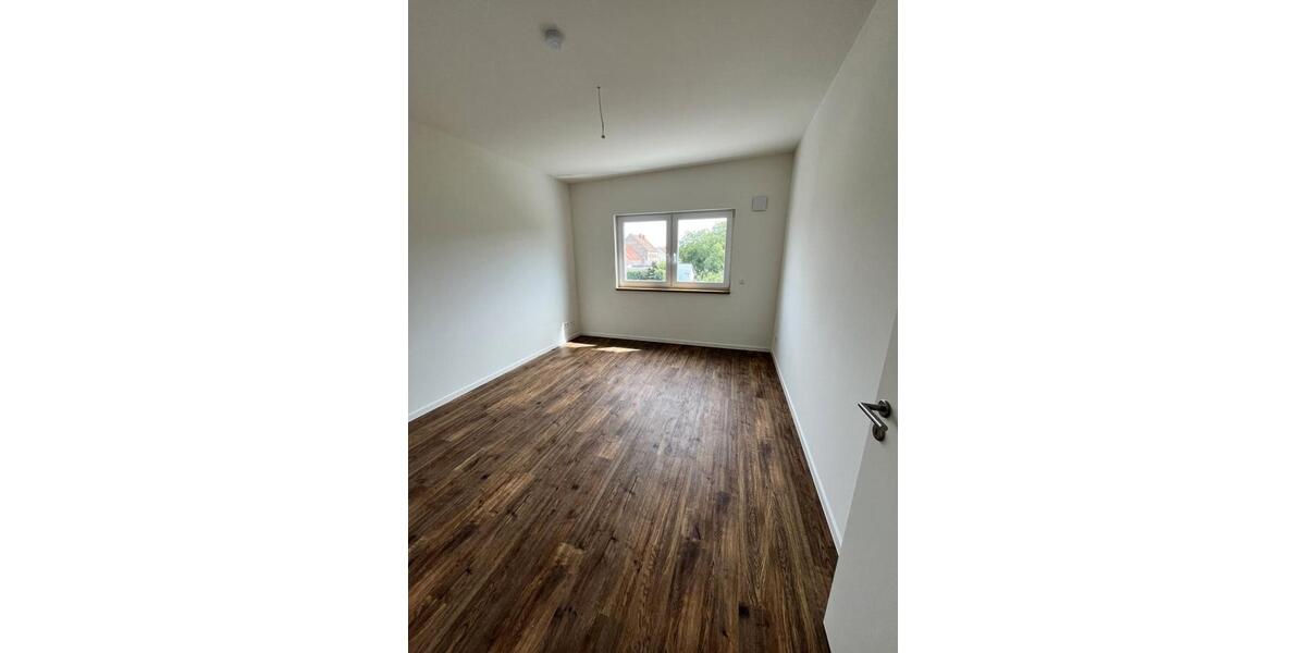 Etagenwohnung Nauen - 4 Zimmer, 90 m&sup2;, 1.330&euro; | Angebot:26646412