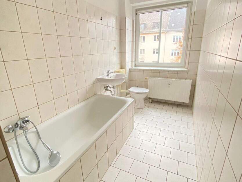 *Zeißstr. * 2 Raum Wohnung mit Balkon ! 3 zimmer