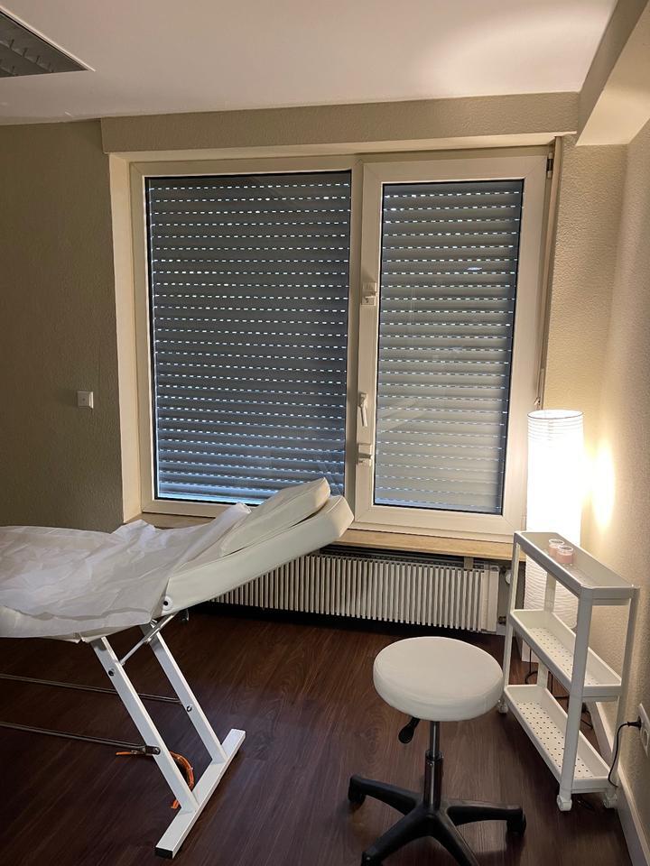 Möblierter Praxisraum in Düsseldorf-Oberkassel zur Untermiete zimmer