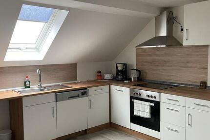 Helle 2,5 Dachgeschosswohnung nähe Reha Klinik zimmer