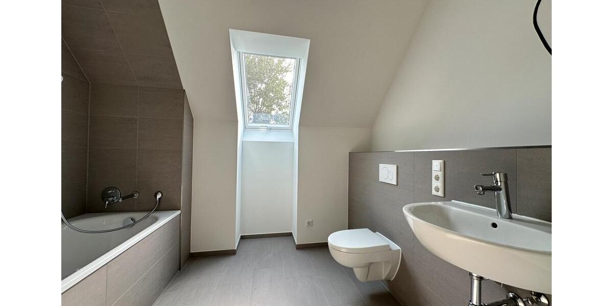 Erdgeschoßwohnung Stapelfeld - 5 Zimmer, 134 m&sup2;, 2.412&euro; | Angebot:26531929