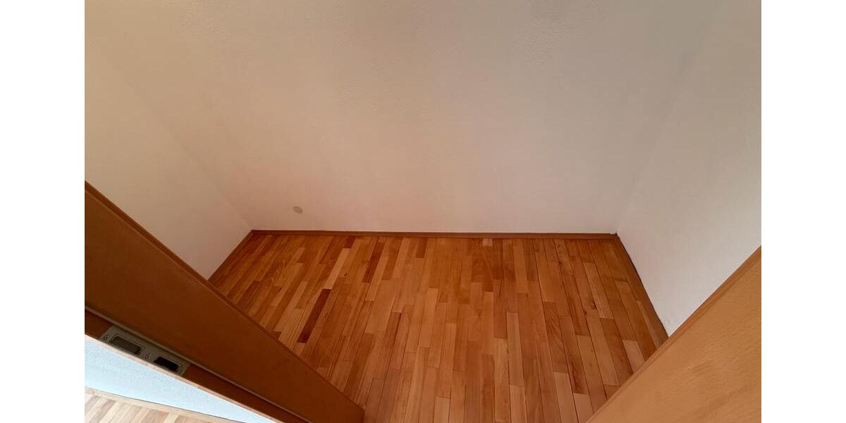 Etagenwohnung Tübingen Derendingen - 2 Zimmer, 86 m&sup2;, 1.500&euro; | Angebot:26603223
