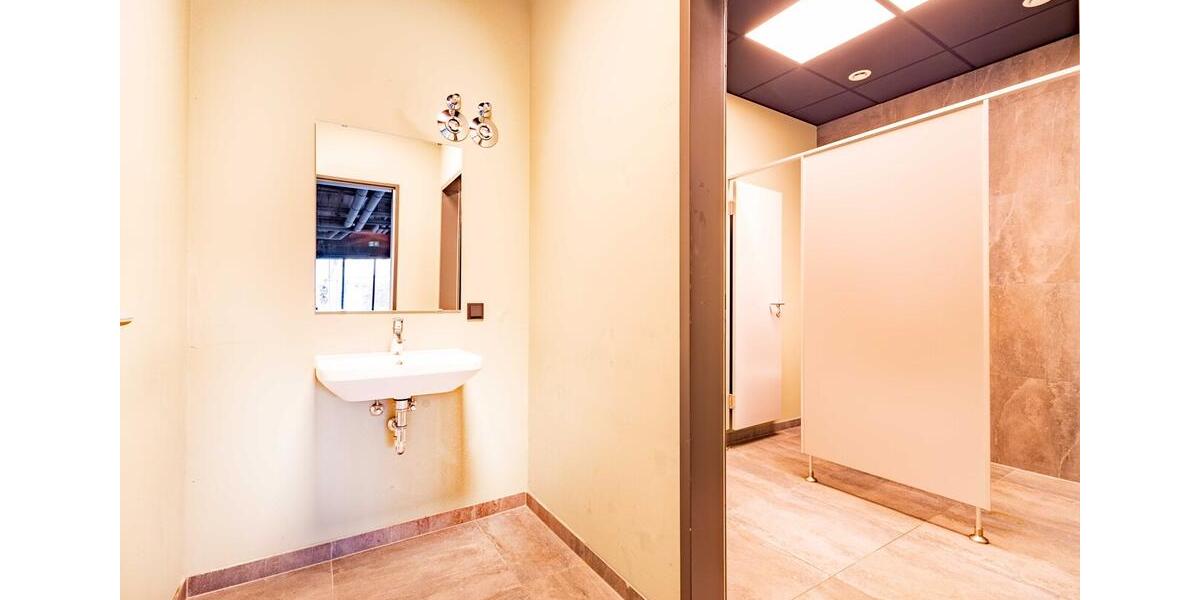 BRUMANI | Moderne Gewerbefläche im Neubau mit großer Schaufensterfront in Freiburg-Haslach zimmer