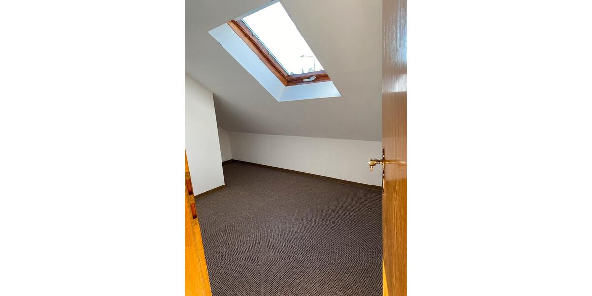 Dachgeschoßwohnung Hermeskeil - 3 Zimmer, 96 m&sup2;, 690&euro; | Angebot:26705197