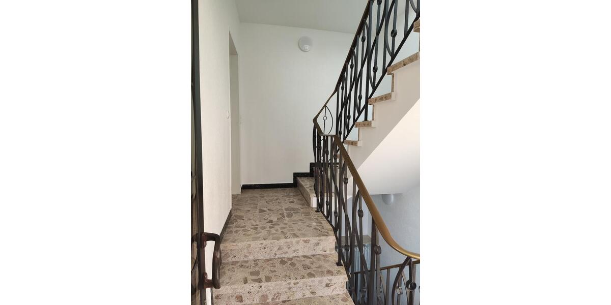 Beautiful standalone house with garage, yard in Mainz-Laubenheim 5 zimmer