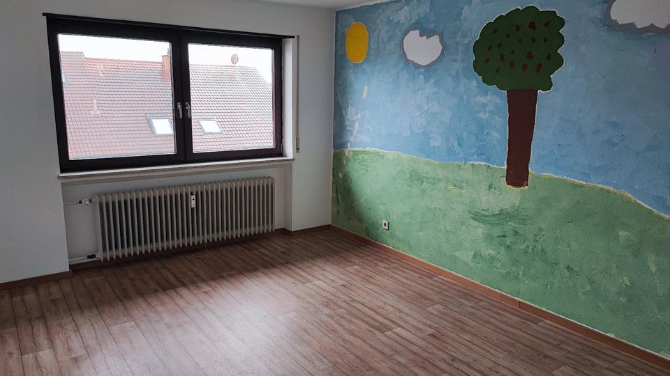 Etagenwohnung Neulußheim - 4 Zimmer, 94 m&sup2;, 1.050&euro; | Angebot:26677356