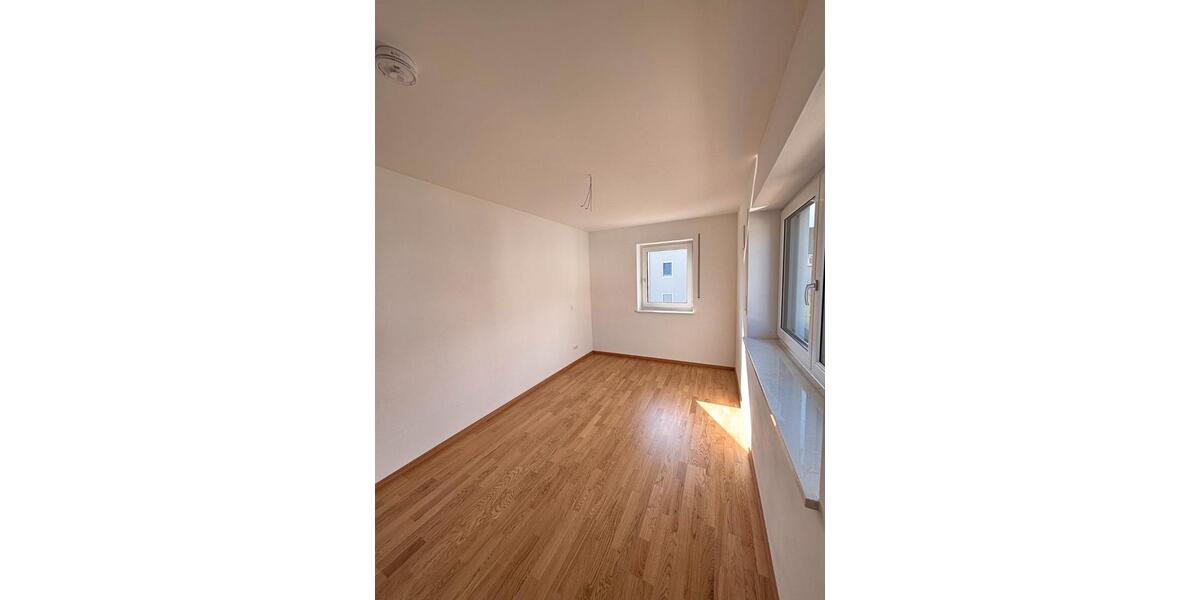 Etagenwohnung Nabburg - 3 Zimmer, 92 m&sup2;, 1.065&euro; | Angebot:26531539