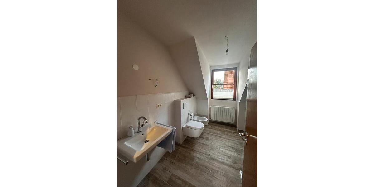 Dachgeschoßwohnung Bad Arolsen - 2 Zimmer, 70 m&sup2;, 600&euro; | Angebot:26010375