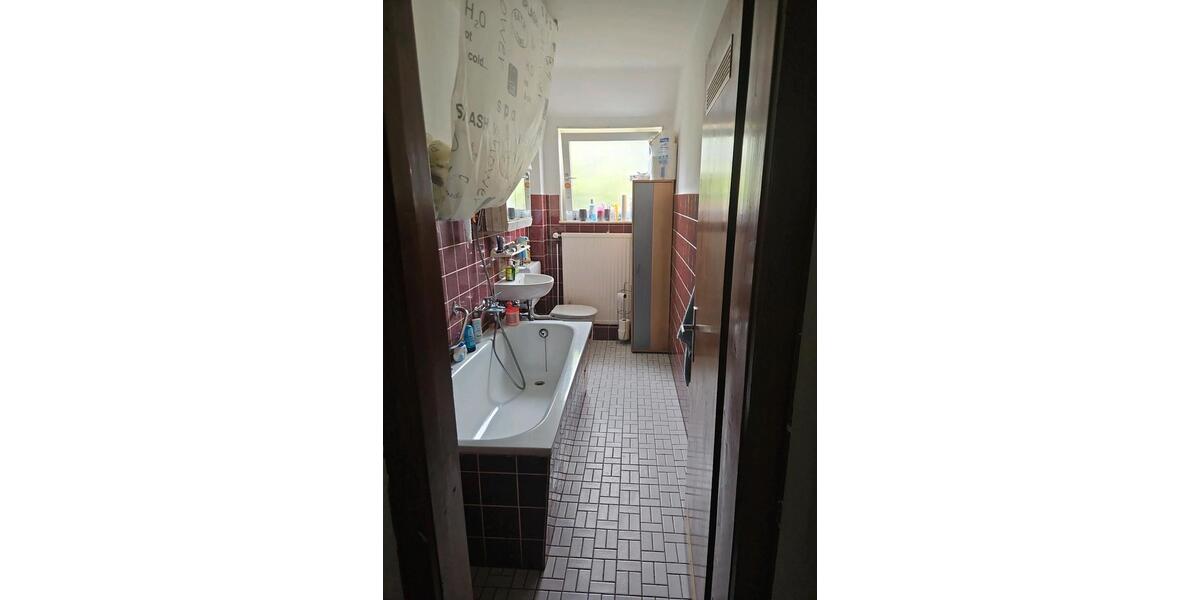 Dachgeschoßwohnung Hannover Herrenhausen-Stöcken - 3 Zimmer, 74 m&sup2;, 950&euro; | Angebot:26648717