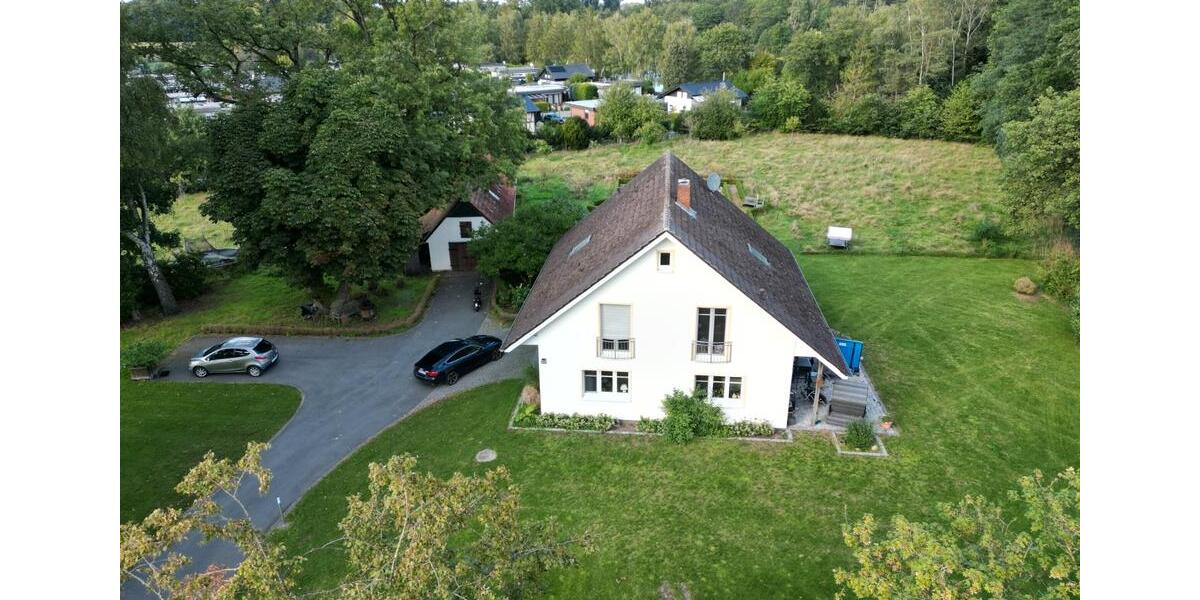 Einfamilienhaus Versmold - 5 Zimmer, 210 m&sup2;, 2.950&euro; | Angebot:26442223