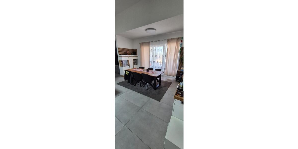 Dachgeschoßwohnung Erlenbach am Main - 5 Zimmer, 139 m&sup2;, 1.740&euro; | Angebot:26424663