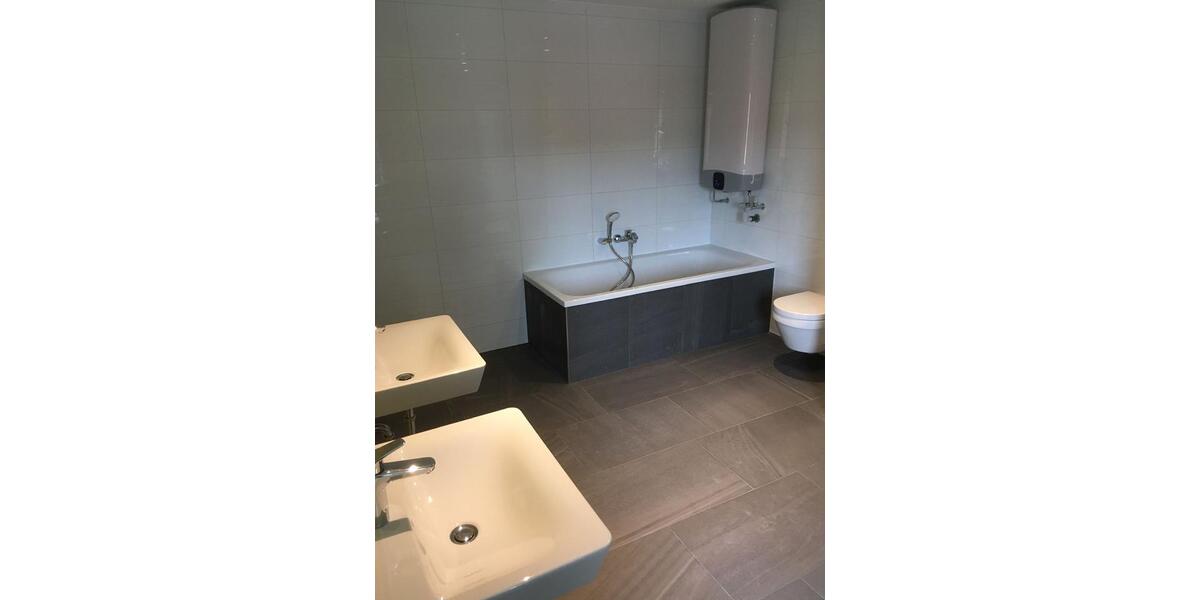 Erdgeschoßwohnung Bad Salzungen - 5 Zimmer, 126 m&sup2;, 1.150&euro; | Angebot:26512471
