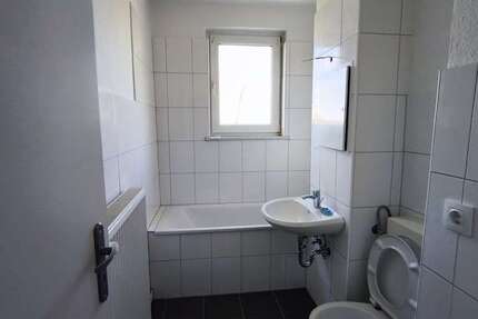 Wohnung Merseburg Kötzschen - 2 Zimmer, 49 m&sup2;, 317&euro; | Angebot:27068754