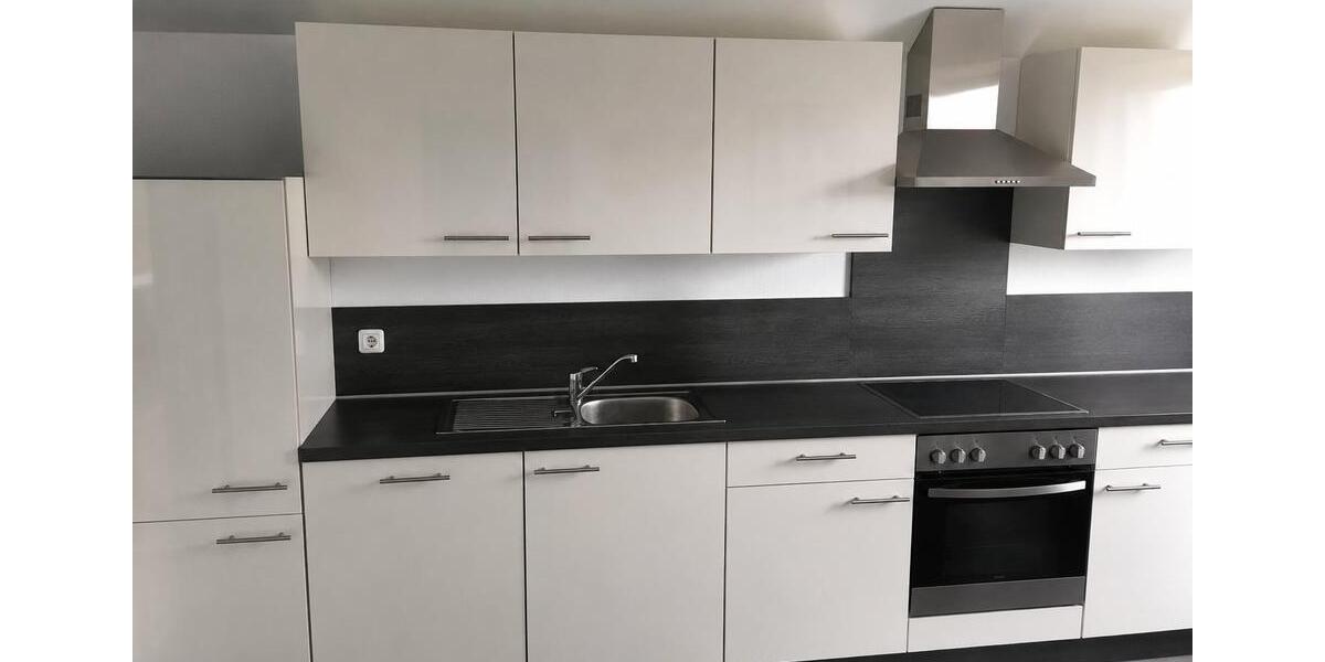 Dachgeschoßwohnung Duisburg Hochheide - 3 Zimmer, 80 m&sup2;, 716&euro; | Angebot:26579701
