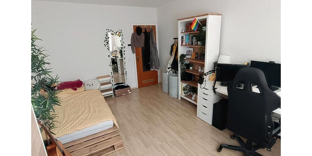 Helles WG-Zimmer in der Kasinostraße 2 zimmer
