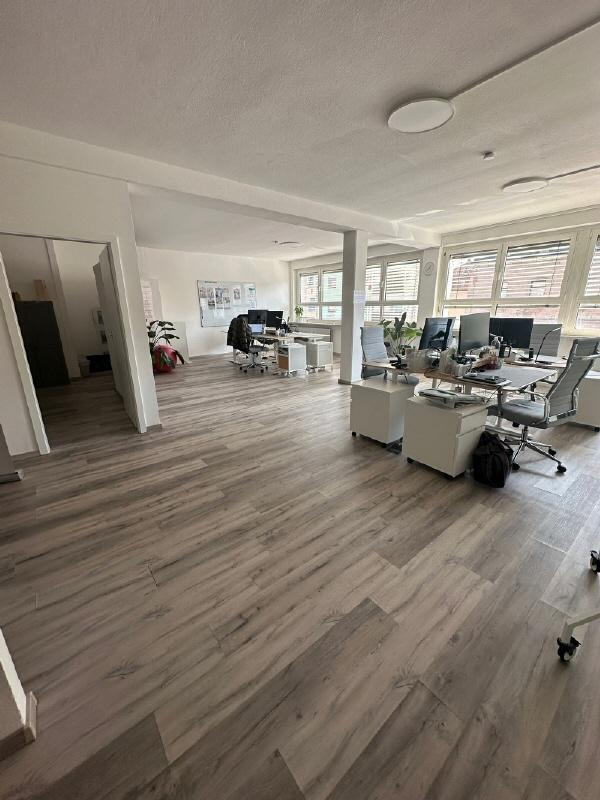 Bürofläche in Stein 130m² mit freier Einteilung als Praxis, Kanzlei, Fitnesstudio uvm. nutzbar zimmer