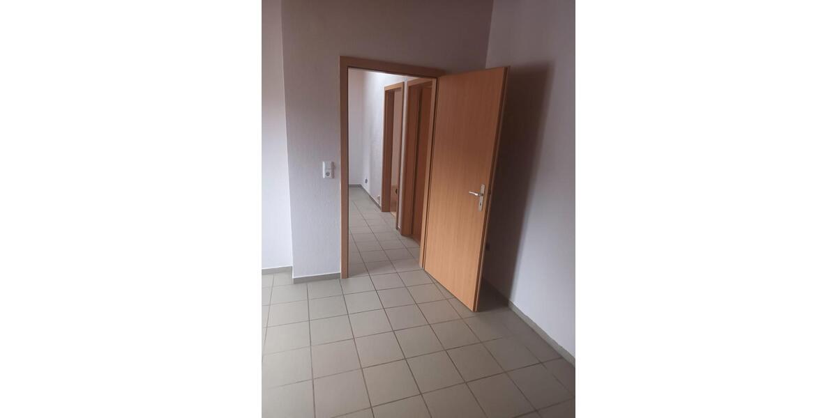 Etagenwohnung Weinheim - 2 Zimmer, 67 m&sup2;, 770&euro; | Angebot:26611052