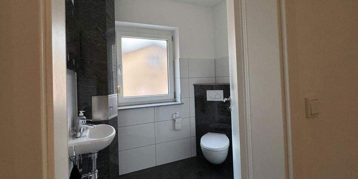 Einfamilienhaus Neckarzimmern - 6 Zimmer, 315 m&sup2;, 2.600&euro; | Angebot:24504270