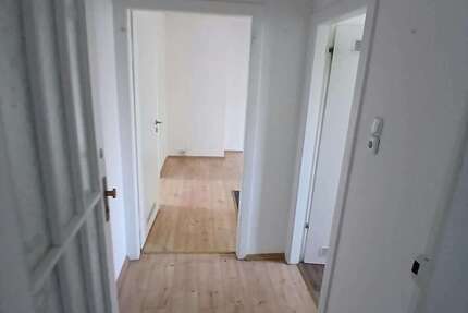 Wohnung Wuppertal Rott - 1.5 Zimmer, 37 m&sup2;, 350&euro; | Angebot:27650732
