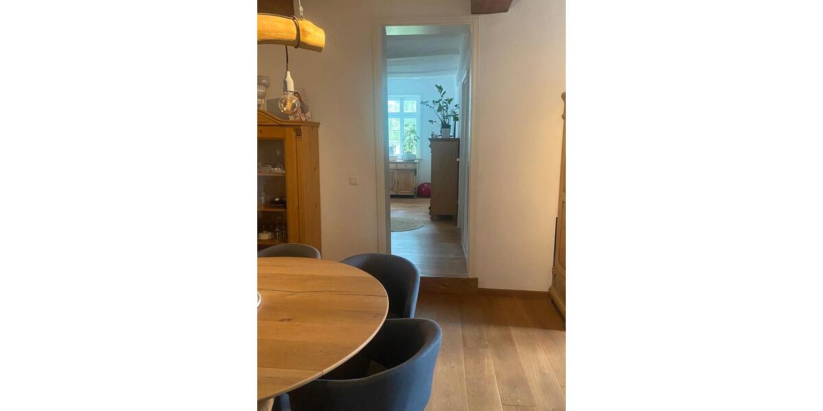 Hochparterre Rotenburg an der Fulda - 4.5 Zimmer, 130 m&sup2;, 1.100&euro; | Angebot:26632459