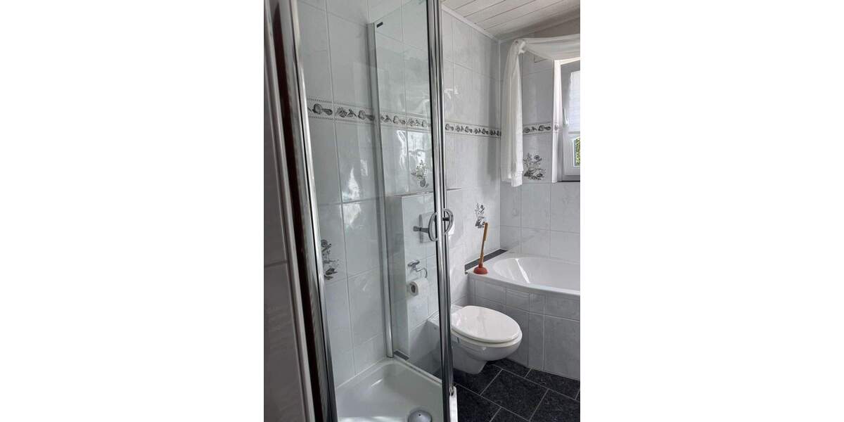 Etagenwohnung Kassel Oberzwehren - 2 Zimmer, 93 m&sup2;, 725&euro; | Angebot:24992600