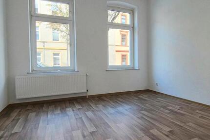 Wohnung Köthen (Anhalt) - 2 Zimmer, 58 m&sup2;, 330&euro; | Angebot:24919521
